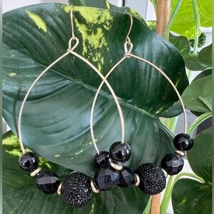 Teardrop black dangle earrings NWOT